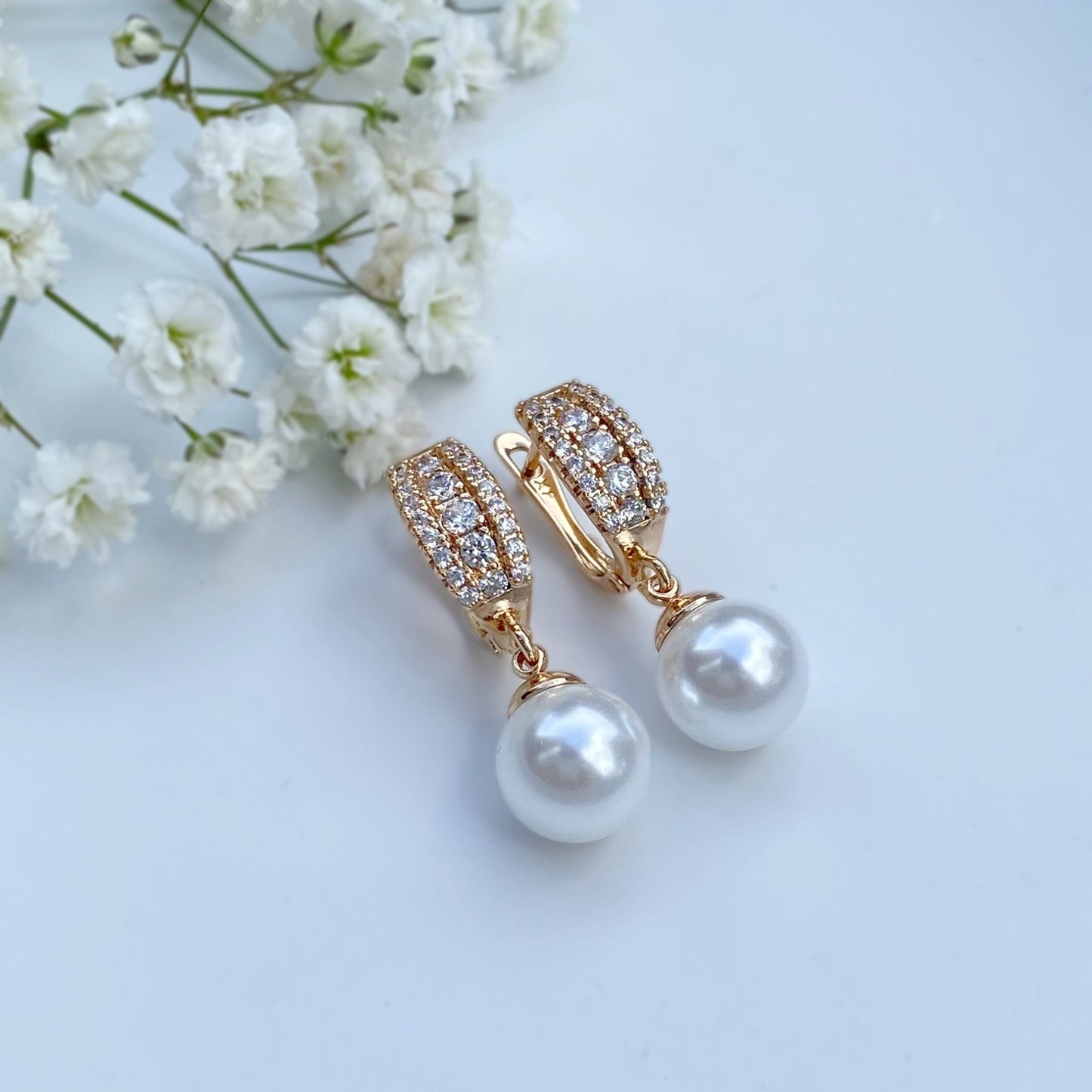 Apzeltīti auskari ar pērlēm un cirkonijiem – ,