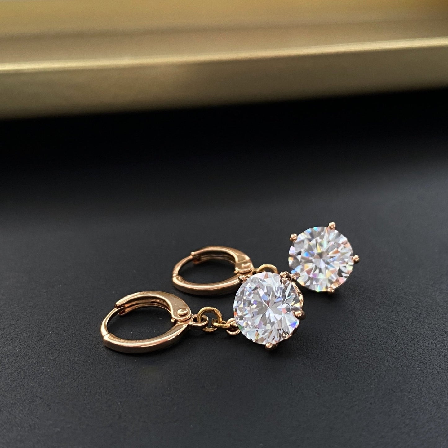 Apzeltīti nokareni riņķīši ar cirkoniju - 18k - apzeltita - rotas