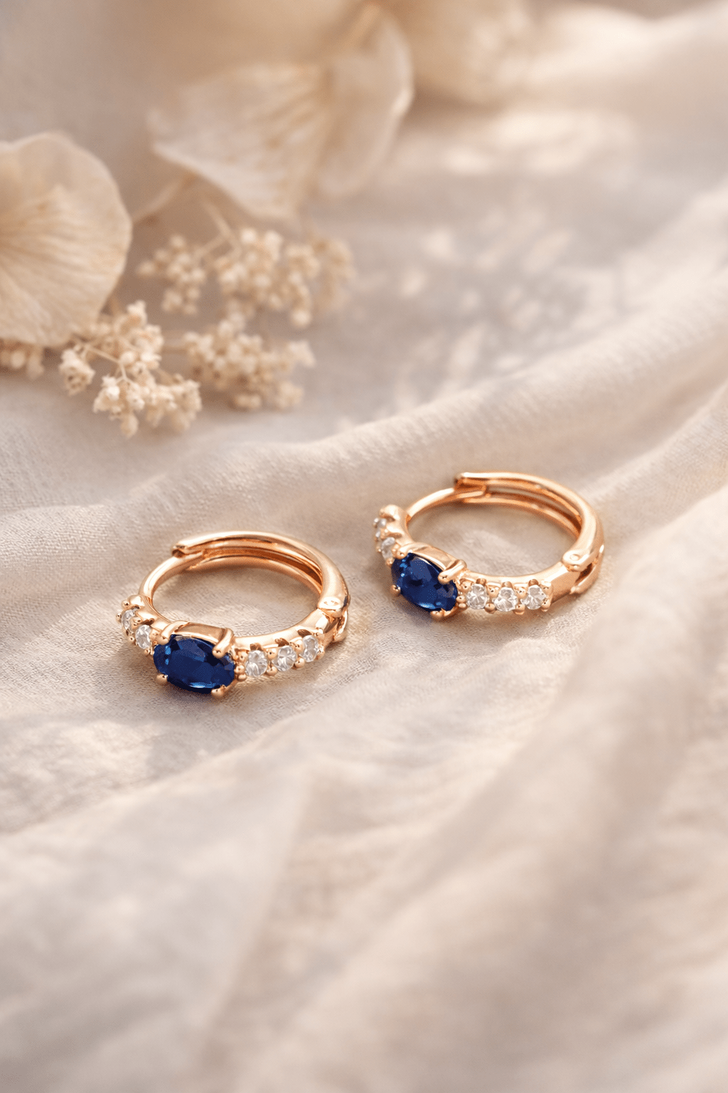 Apzeltīti riņķīši ar zilu kristālu un cirkonijiem - 18k - apzeltita - rotas