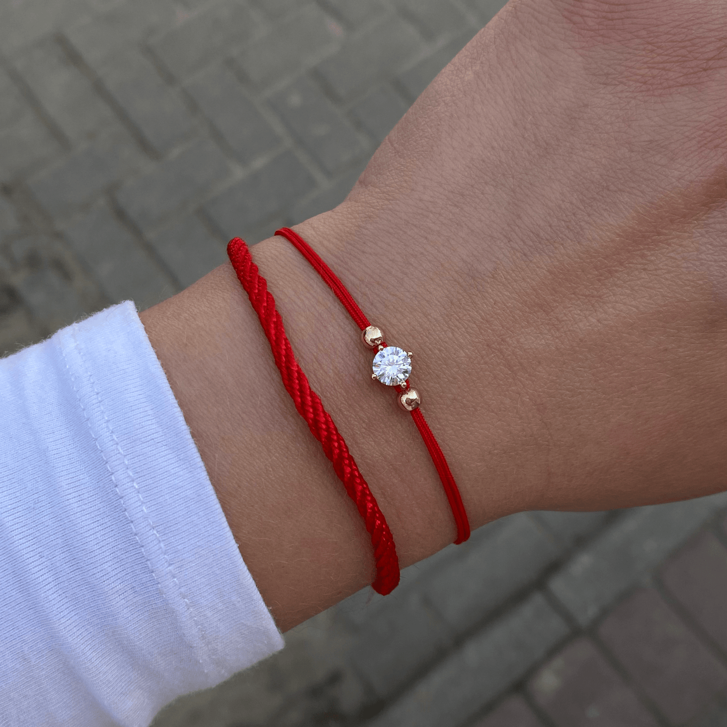 Sarkanā aizsardzības rokassprādze