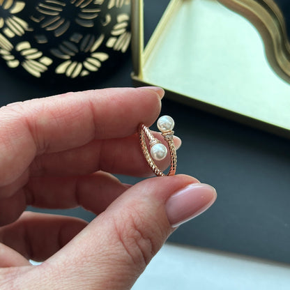 Apzeltīts pērļu gredzens ar cirkonijiem