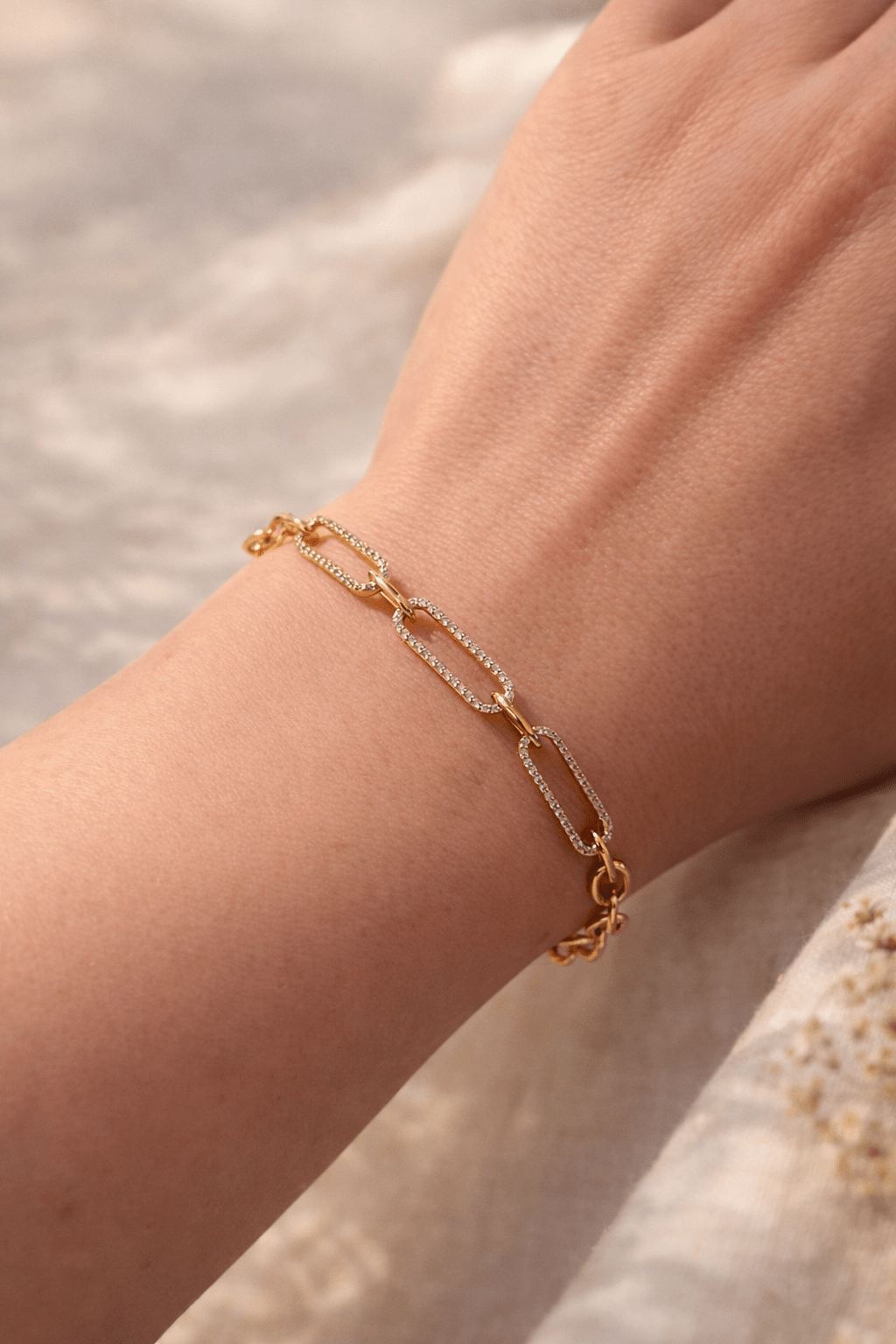 Apzeltīta rokassprādze ar cirkonijiem - 18k - apzeltita - rotas