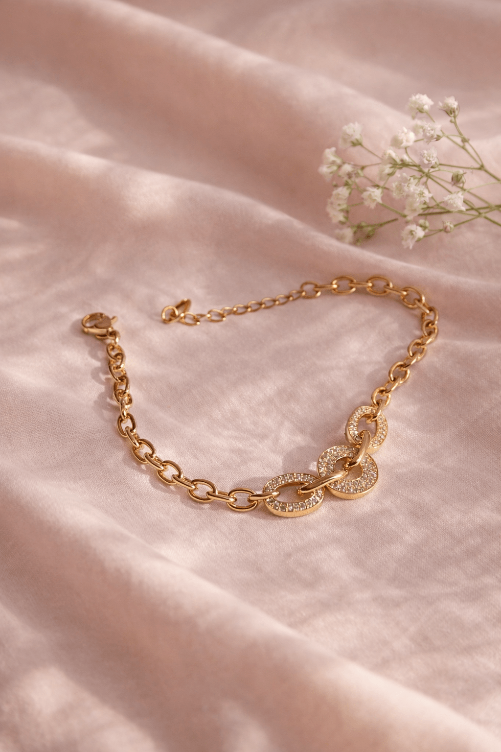 Apzeltīta rokassprādze ar cirkoniju riņķiem - 18k - apzeltita - rotas