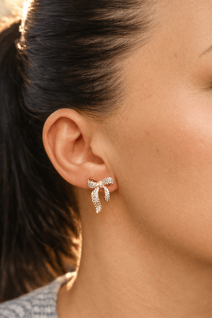 Apzeltītas nagliņas ar bantīti - pilnībā klātas ar cirkonijiem - 18k - apzeltita - rotas