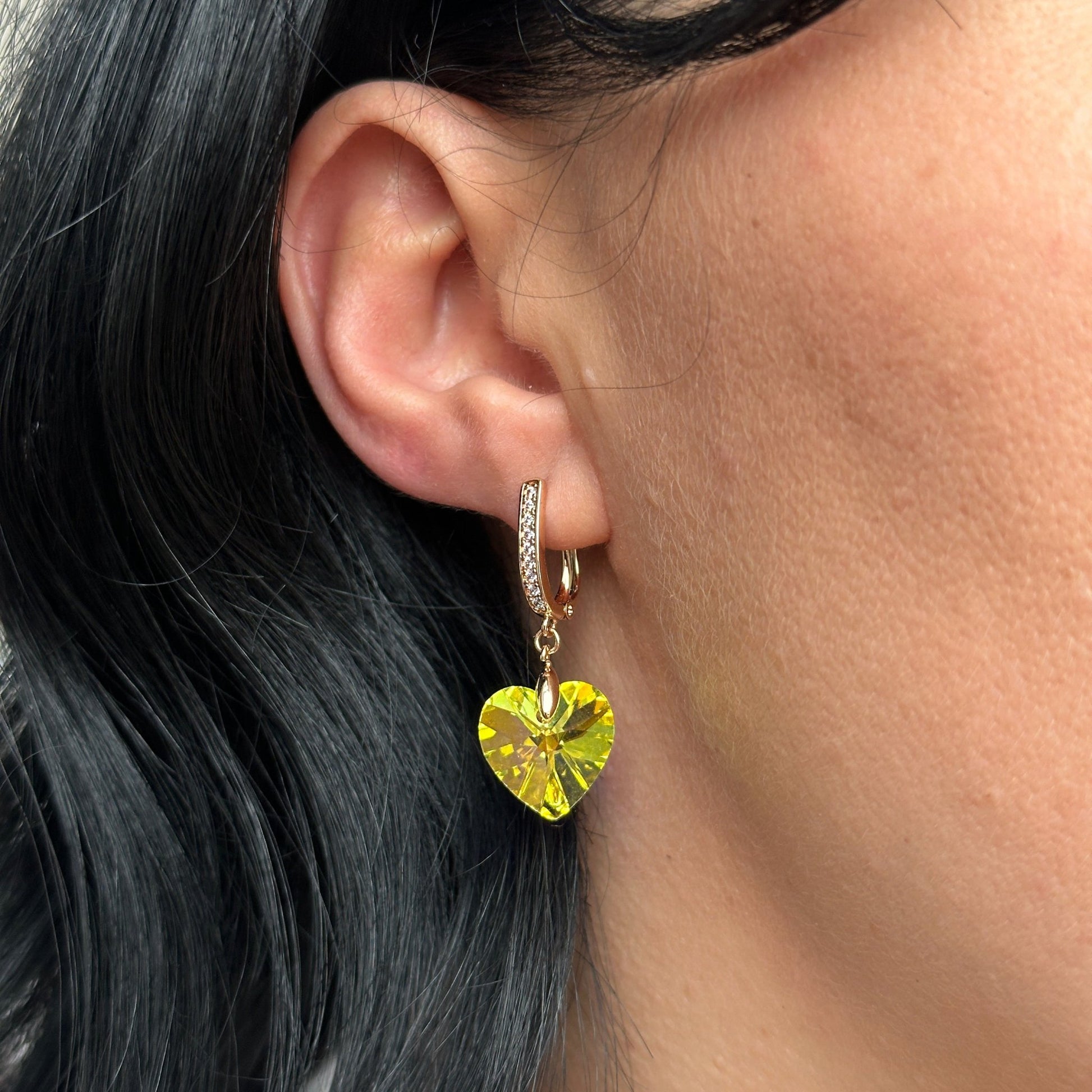 Apzeltīti auskari ar dzeltenu kristāla sirsniņām - 18k - apzeltita - rotas