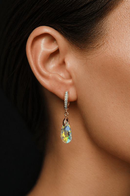 Apzeltīti auskari ar varavīksnes kristālu apzeltītas rotaslietas sievietēm