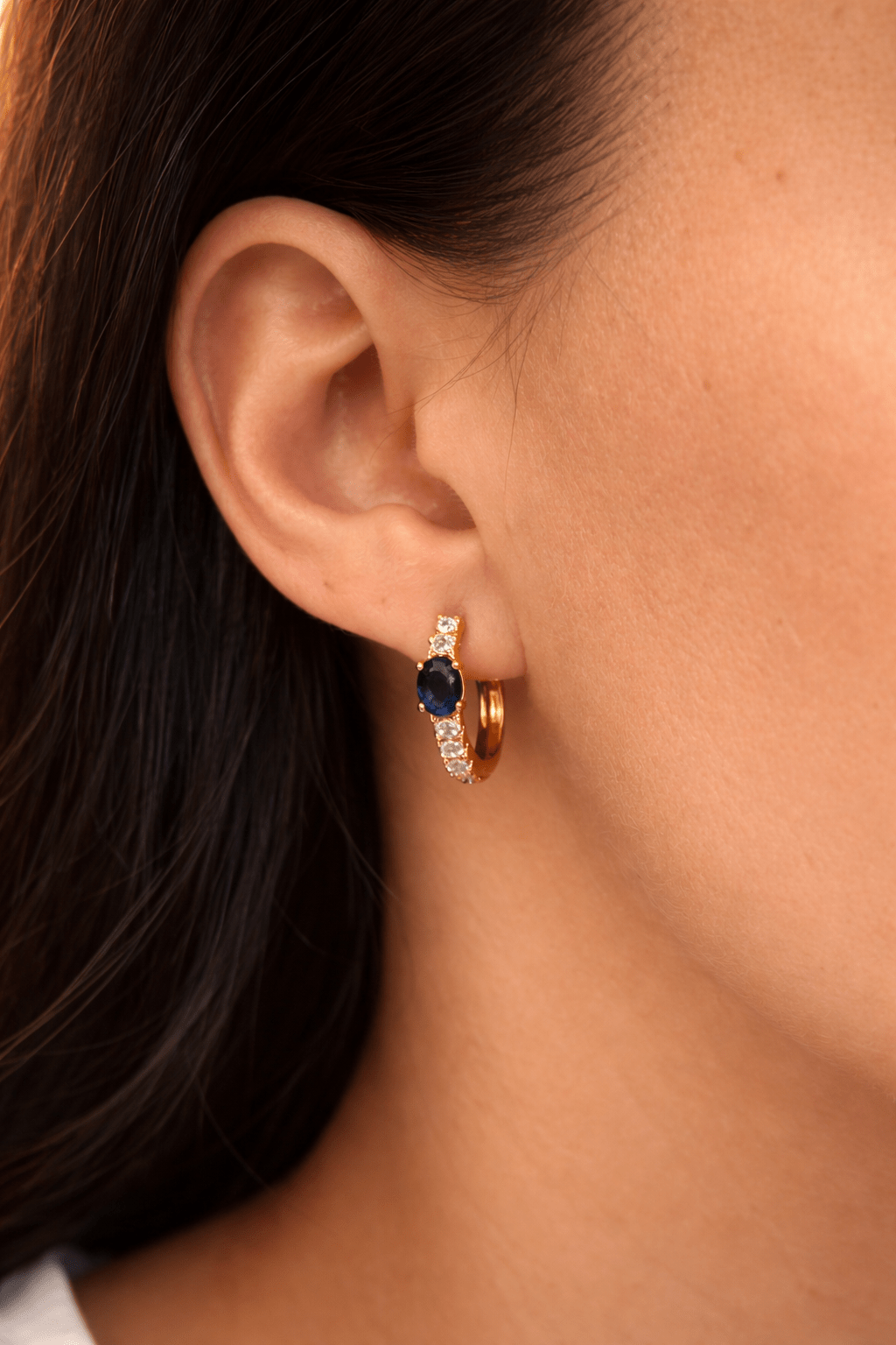 Apzeltīti riņķīši ar zilu kristālu un cirkonijiem - 18k - apzeltita - rotas