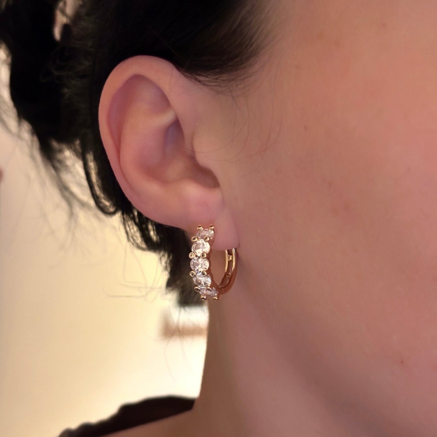  - Apzeltīti riņķīšu auskari ar dzidriem cirkonijiem - 2