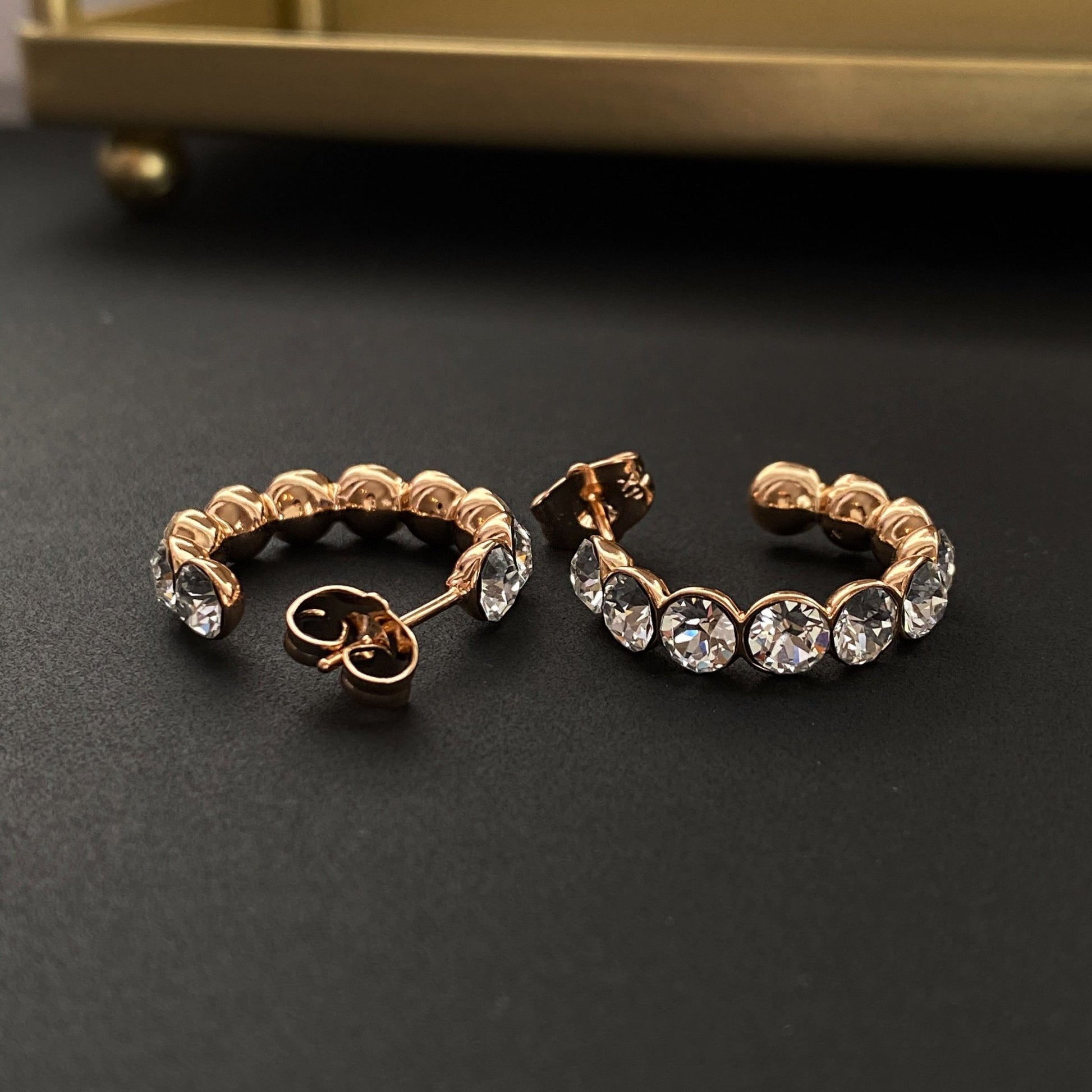 Apzeltīti riņķīšu auskari ar kristāliem - 18k - apzeltita - rotas