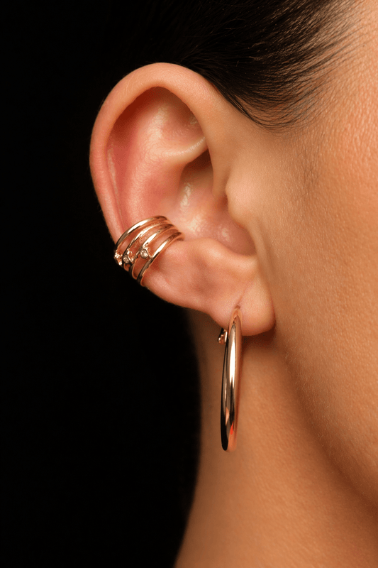 Apzeltīts ear cuff ar četrām joslām un cirkonijiem - 18k - apzeltita - rotas