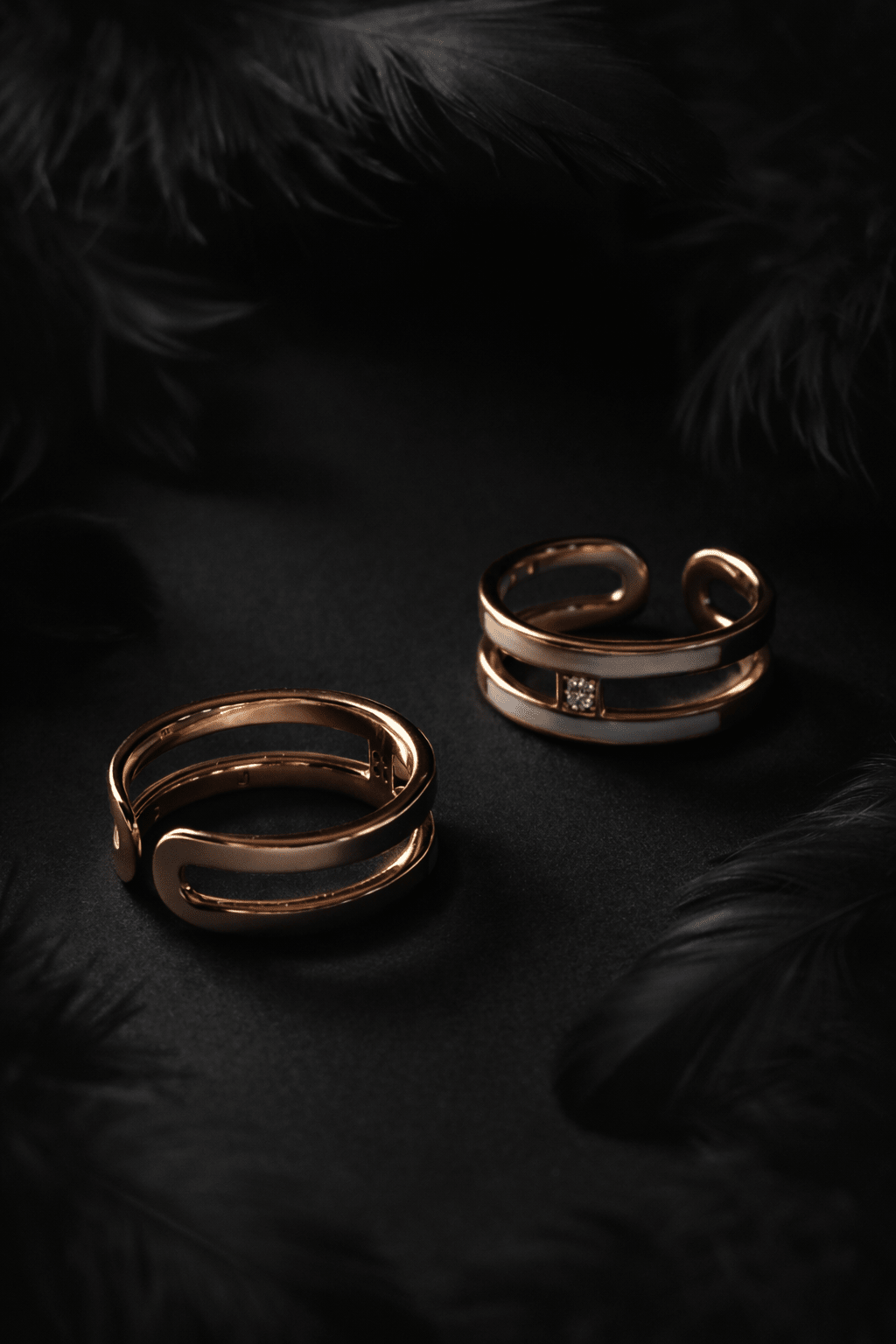 Apzeltīts gredzens ar baltu akcentu un cirkonijiem - 18k - apzeltita - rotas