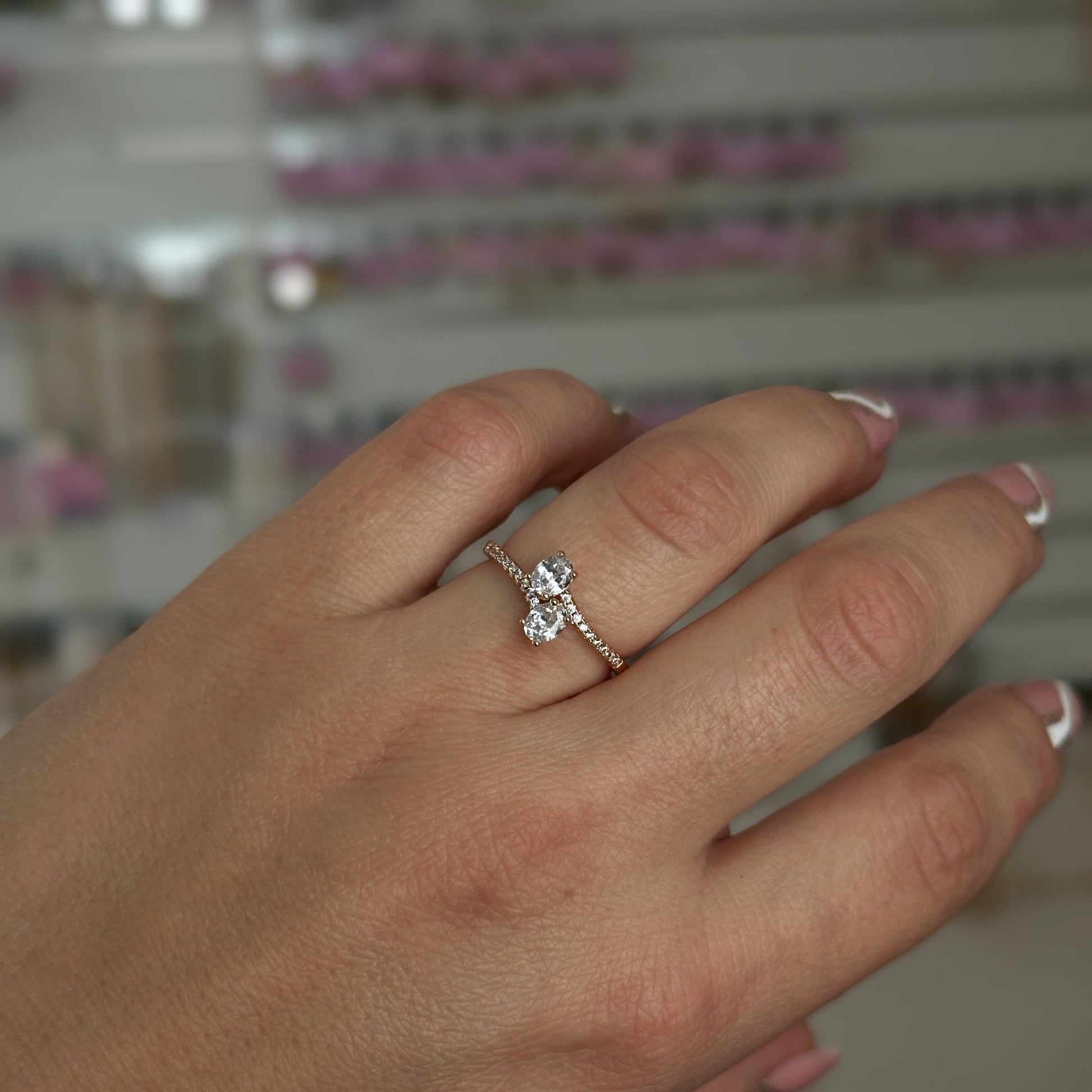 Apzeltīts gredzens ar diviem ovāliem cirkonijiem - 18k - apzeltita - rotas