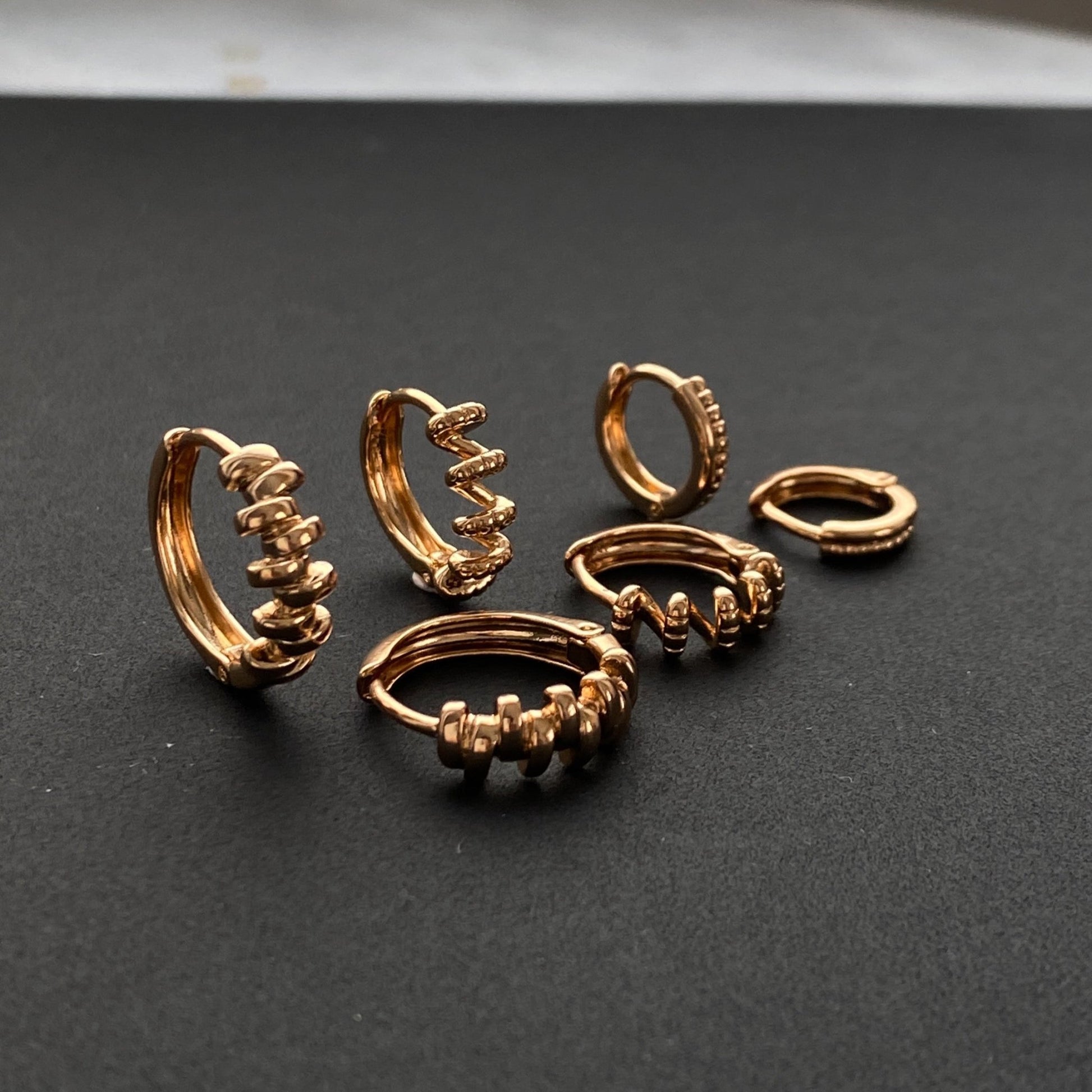 Apzeltītu auskaru komplekts ar 3 pāriem riņķīšu - 18k - apzeltita - rotas