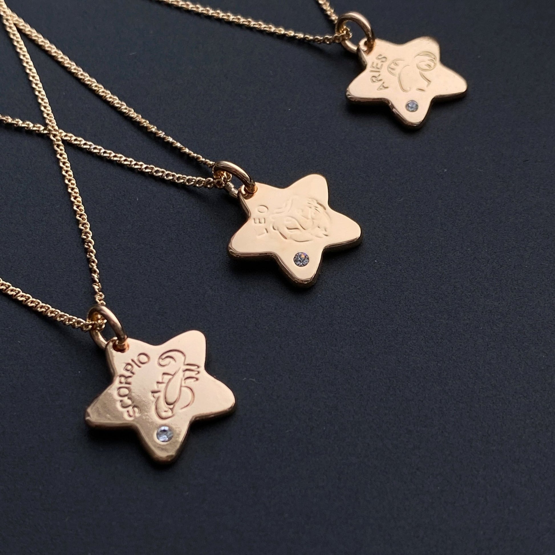 Divpusēja horoskopa kaklarota ar cirkoniju - 18k - apzeltita - rotas