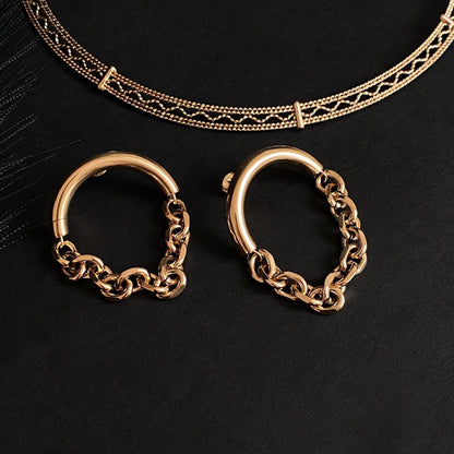 Golden Chain – Apzeltīti lieli nagliņauskari ar ķēdīti – apzeltītas rotaslietas | Tavas Rotas