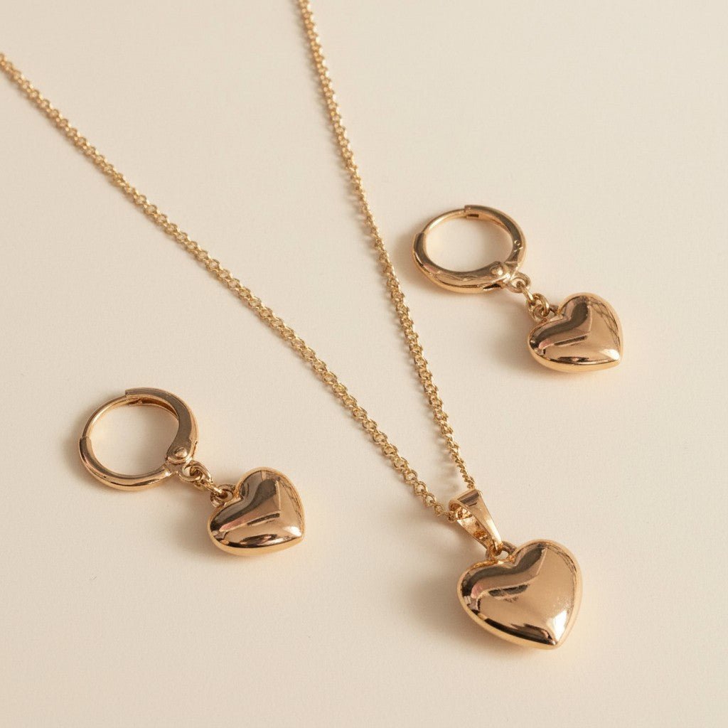 Golden Heart – Apzeltīts rotu komplekts ar sirsniņām – apzeltītas rotaslietas | Tavas Rotas