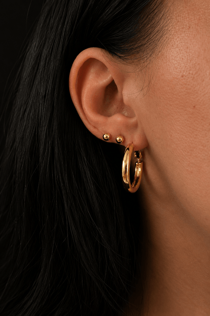Inese – 18k apzeltīti nagliņu auskari ar bumbiņu (4mm) apzeltītas rotaslietas sievietēm