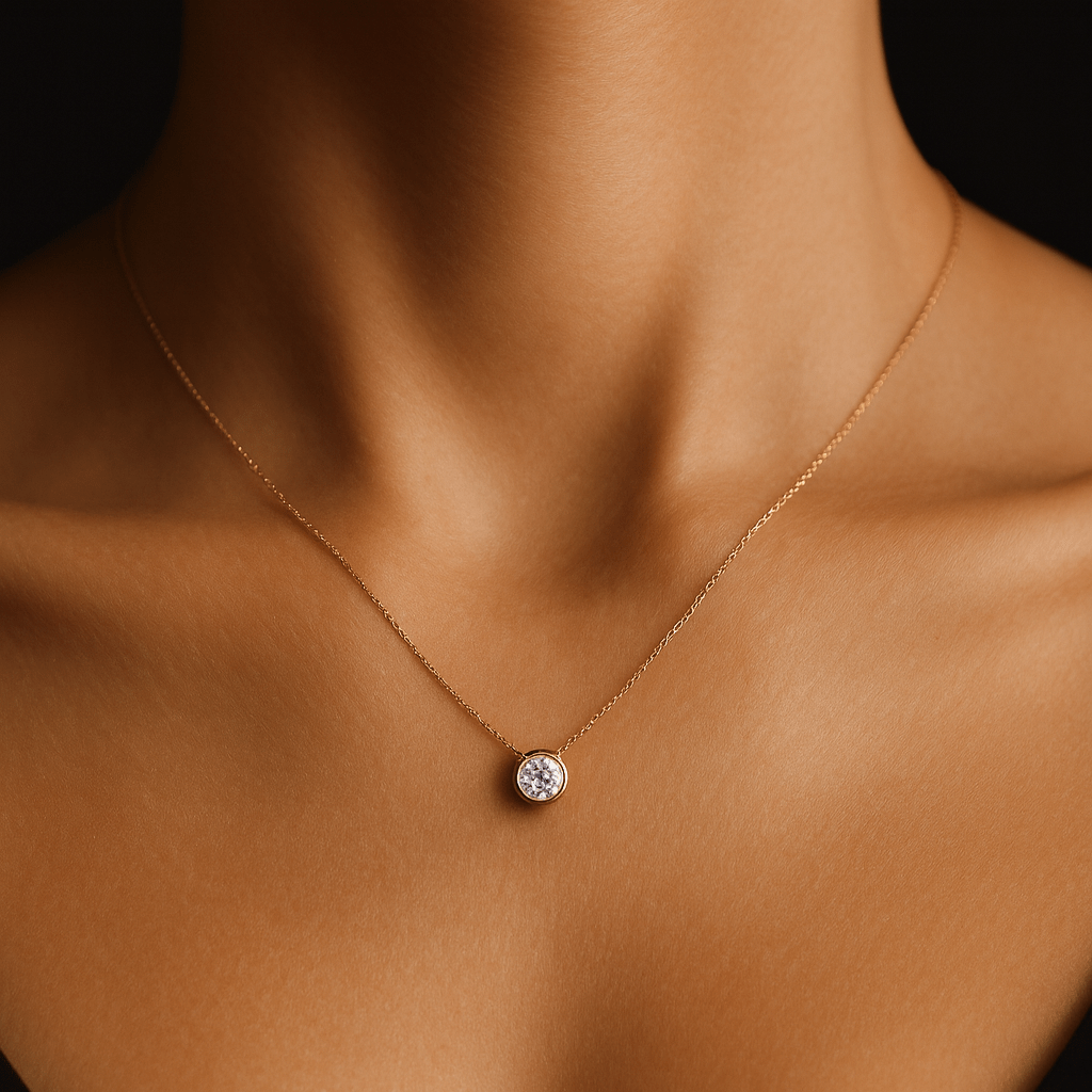  - Livia Gold - Apzeltīta kaklarota ar kulonu - 2