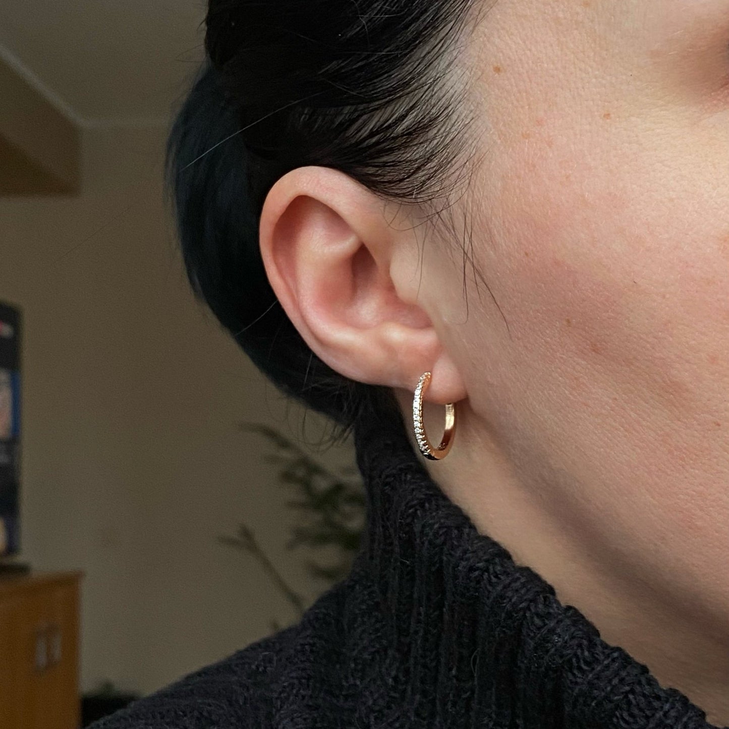 Smalki riņķīšu auskari ar cirkonijiem