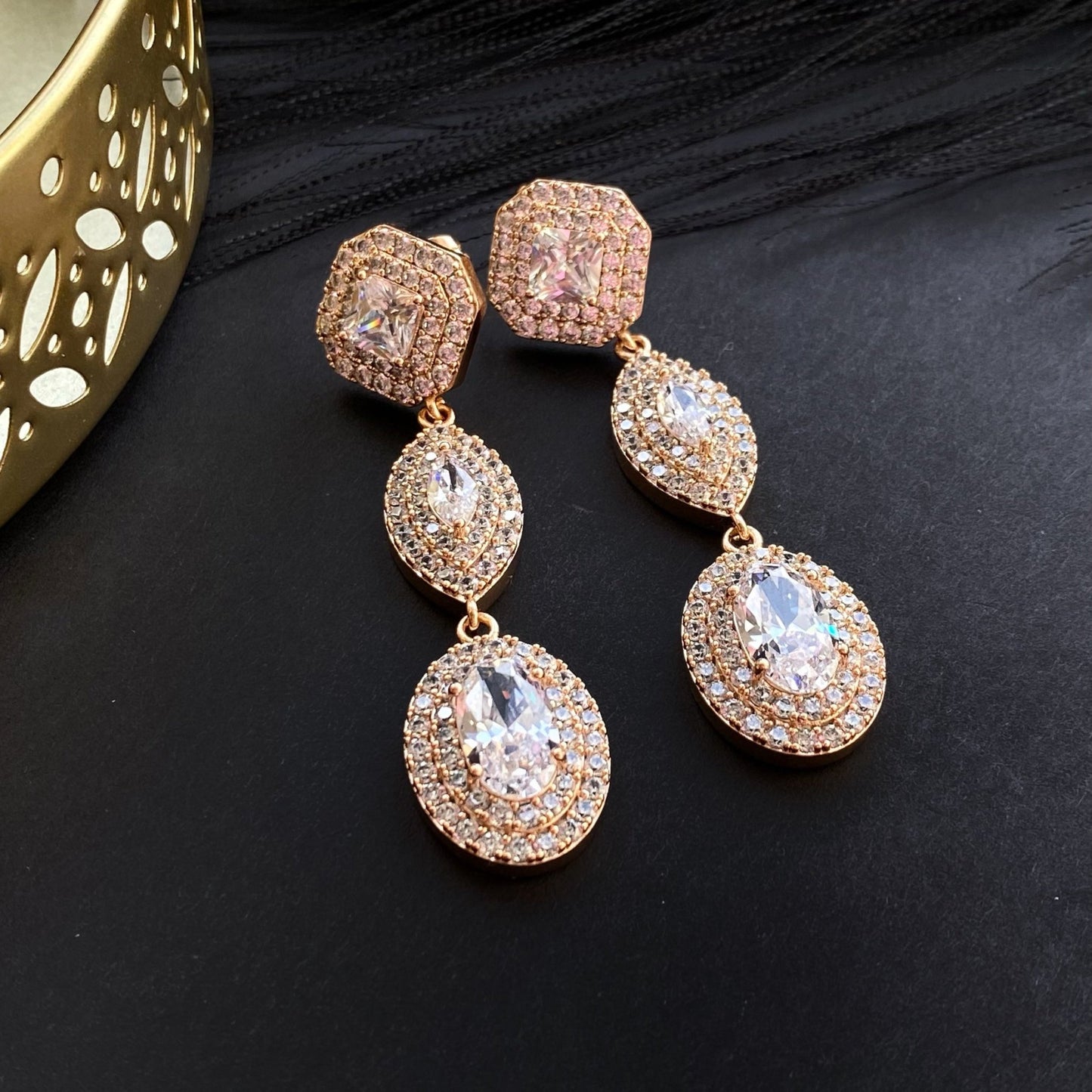  - Triple Glow – Grezni auskari ar trīskāršu mirdzumu - 3